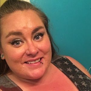 Meet your Posher, Caitlin