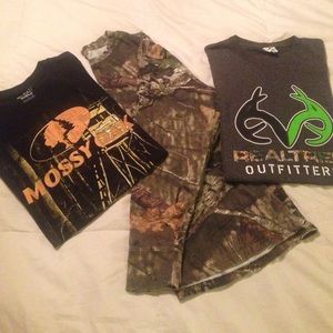 Men's large 2 tee shirts 1 long sleeve shirt