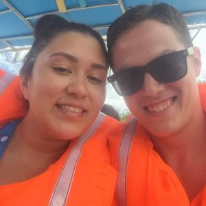 Meet your Posher, Abril