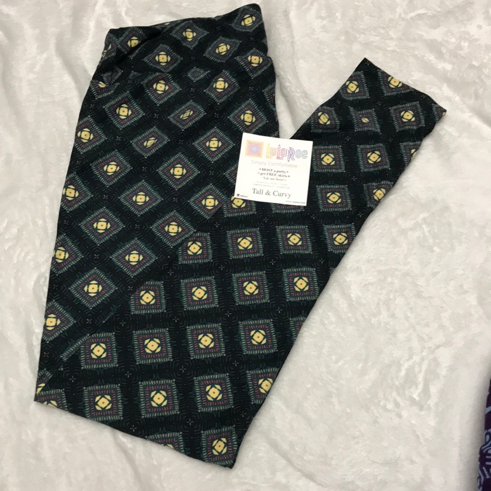 🎯 SOLD 🎯 Tall and Curvy leggings