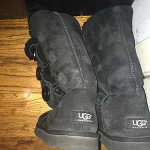Bailey button triplet ugg