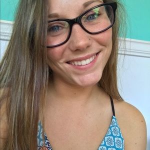 Meet your Posher, Camille