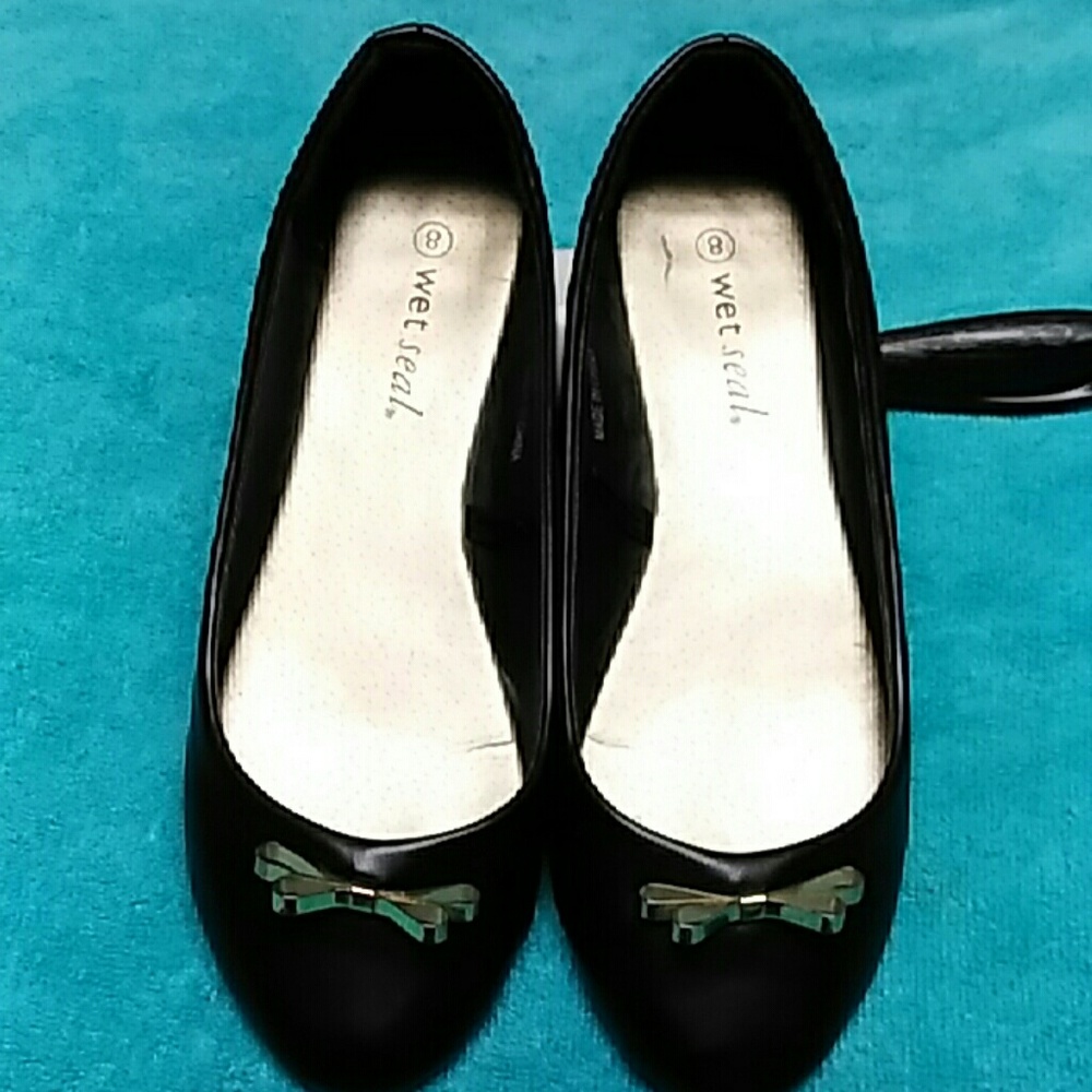 Black flats