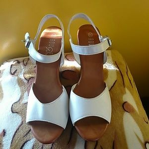 White wedges
