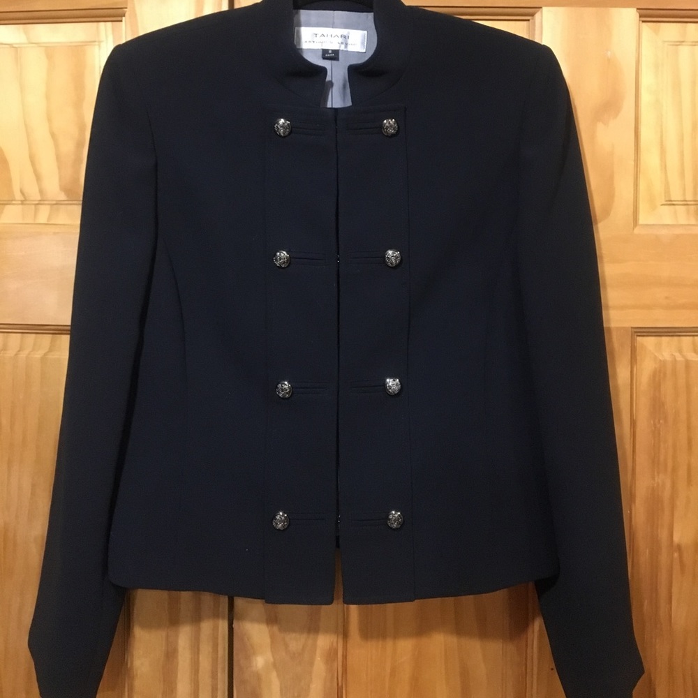 🔥SALE🔥 TAHARI military jacket NWOT.