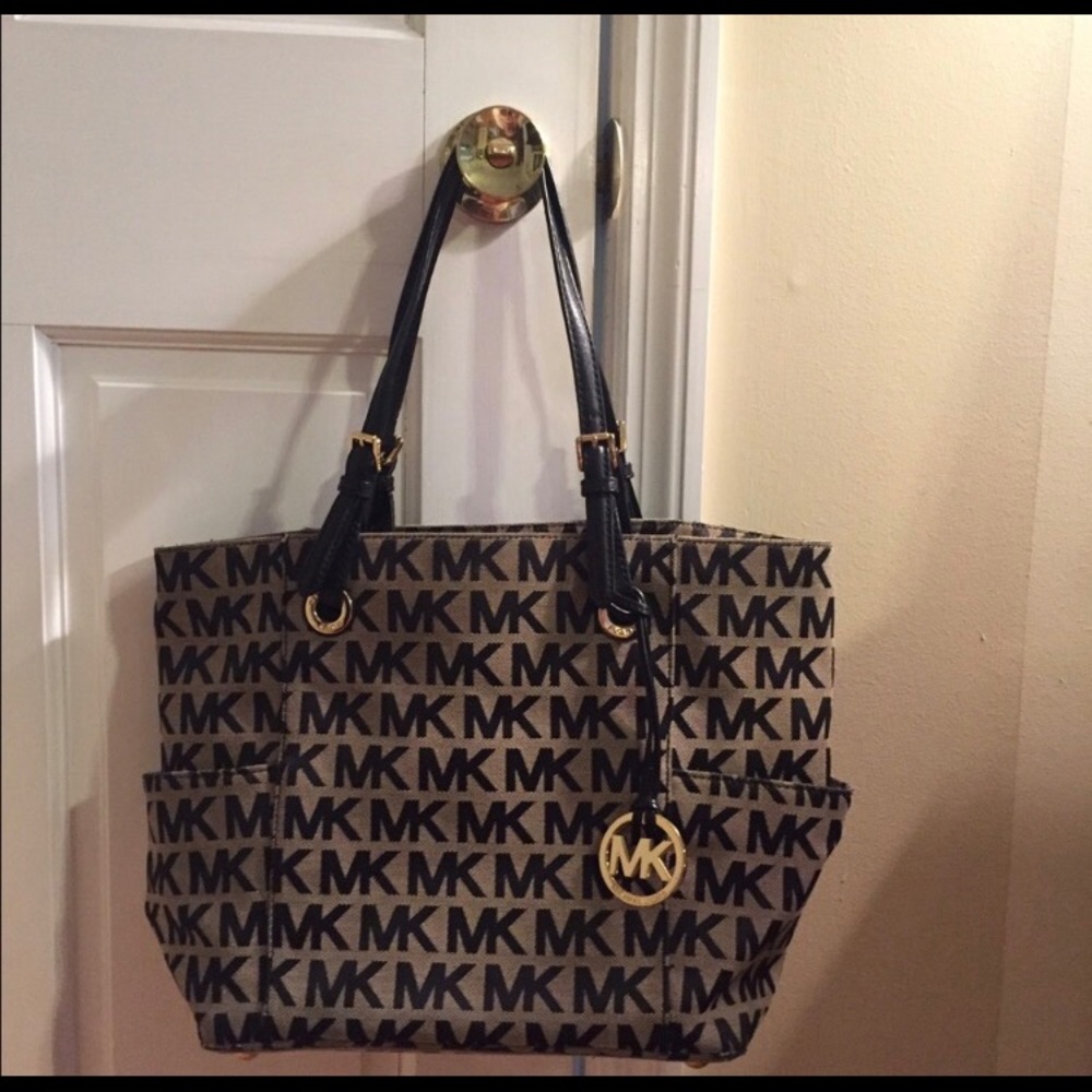 Michael Kors Signature Bag