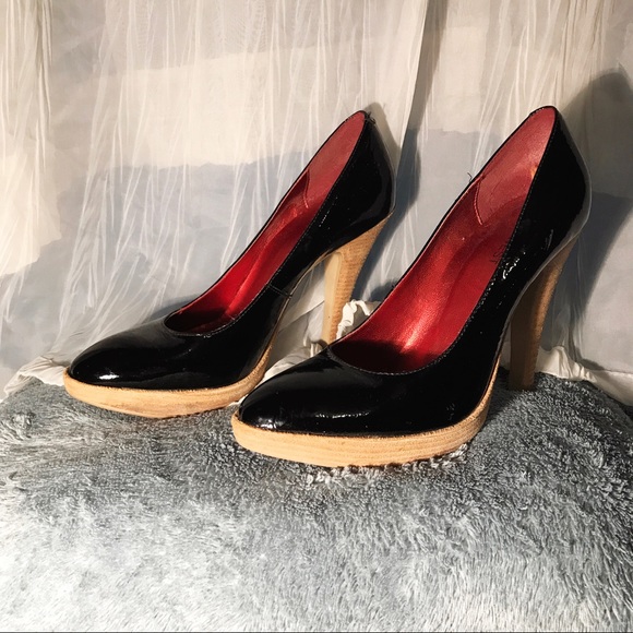 Black Shiny Heel with Wooden Base - Picture 2 of 4