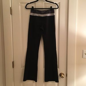 LuluLemon flare yoga pants sz 4