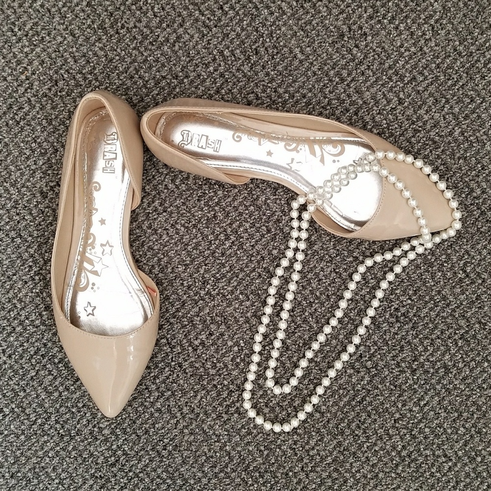 Great Condition Nude pointed flats