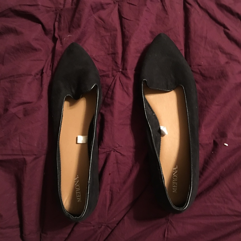 Pointy toe flats