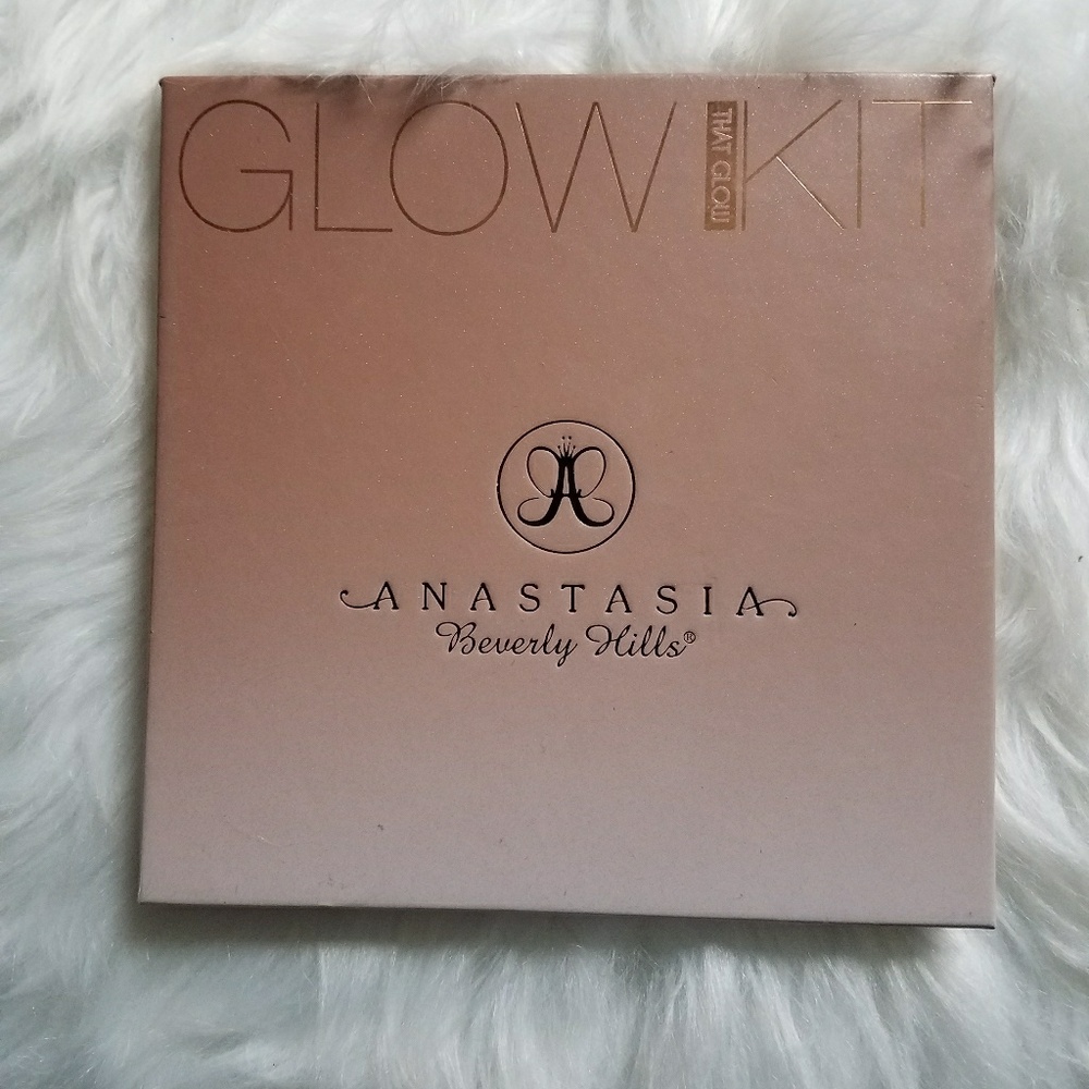 Anastasia Beverly Hills That Glow glow kit