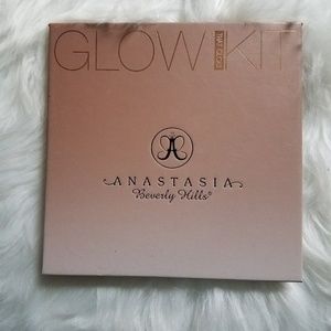 Anastasia Beverly Hills That Glow glow kit