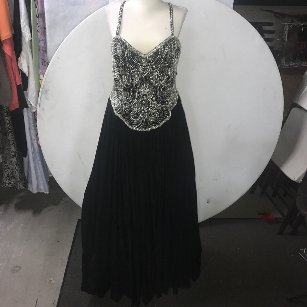 Women's black dress inseam is 55"
