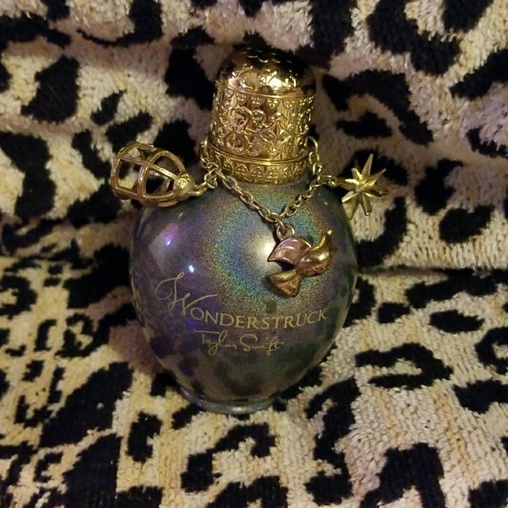 Today Only!!!Taylor Swift wonderstruck ,used once