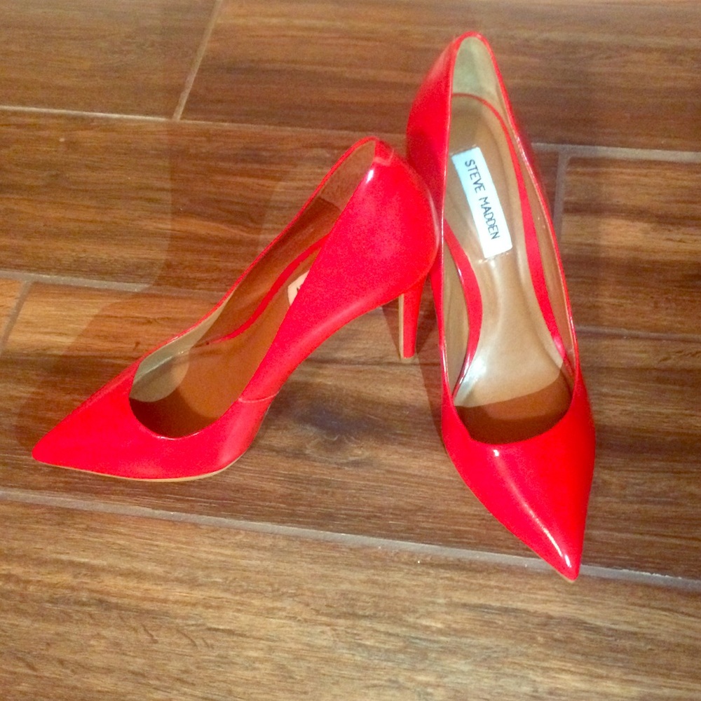 Steve Madden Red Pump (9m)
