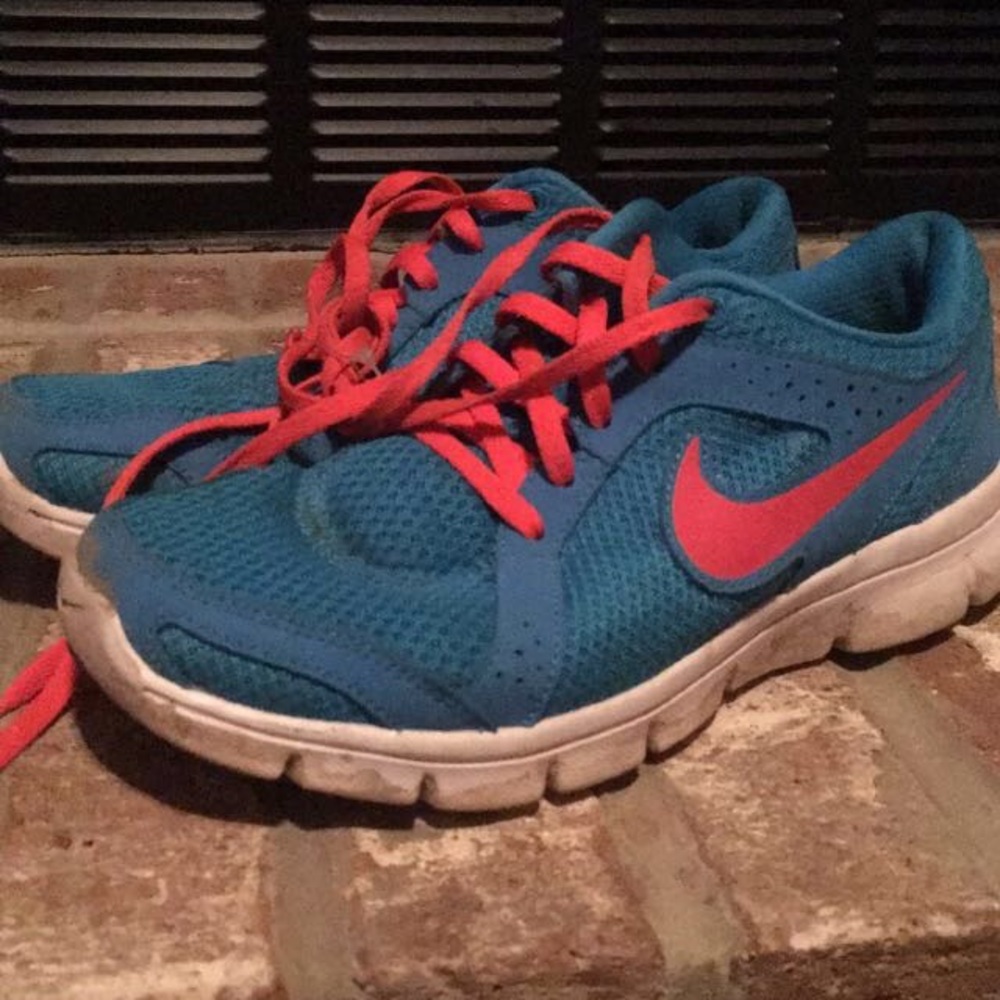 Women's Blue/Coral Sneakers Sz 6.5