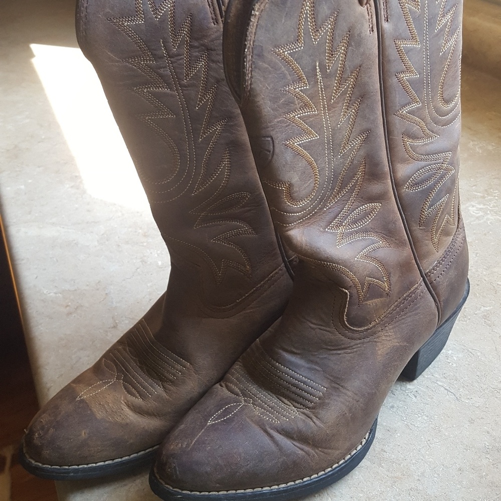 Ariat cowboy boots