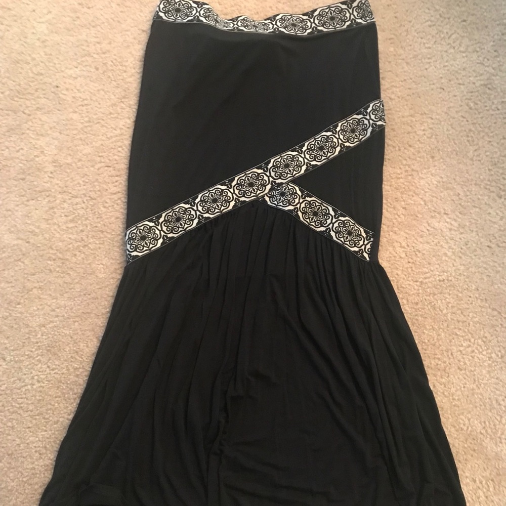 Black mermaid maxi skirt with elastic band detail