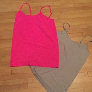 Set of 3   Seamless stretchy layering tanks