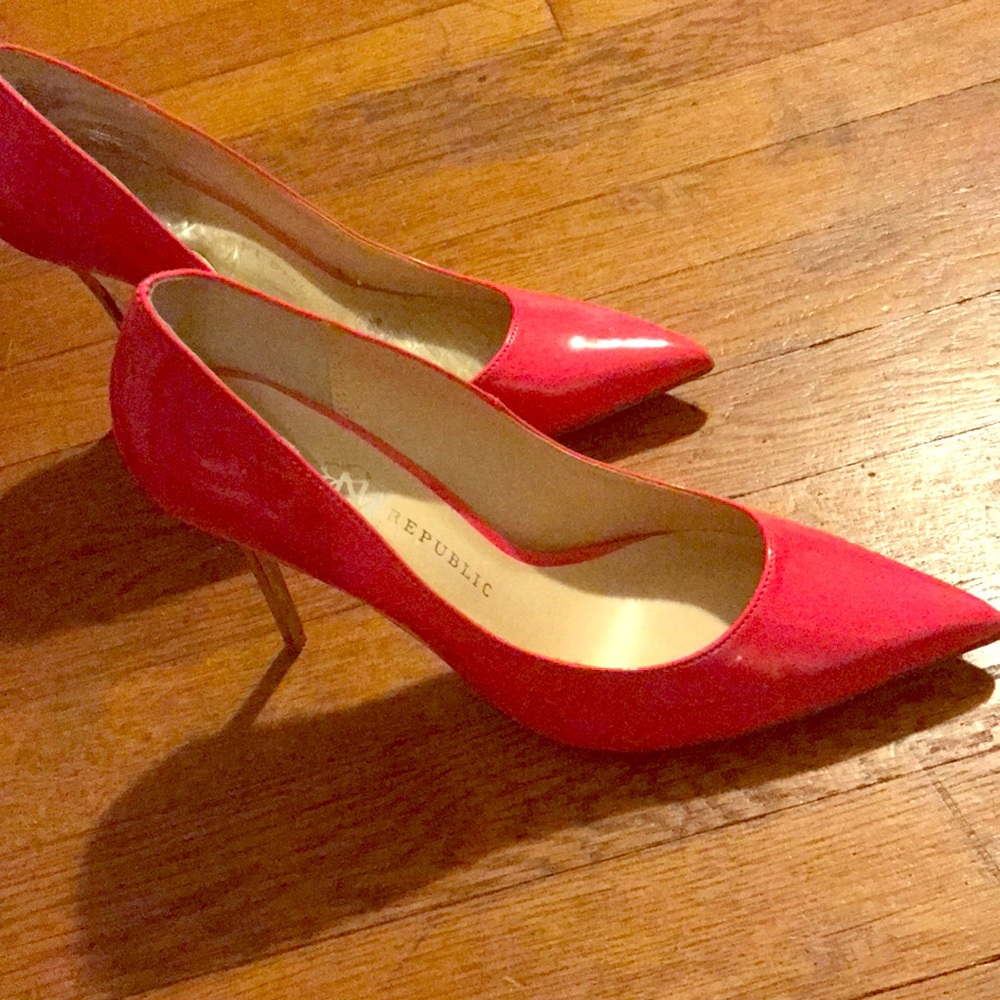 Rock & Republic Hot Pink Pumps