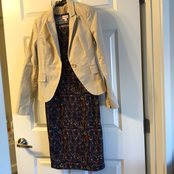 LuLaRoe Julia - Picture 3 of 8