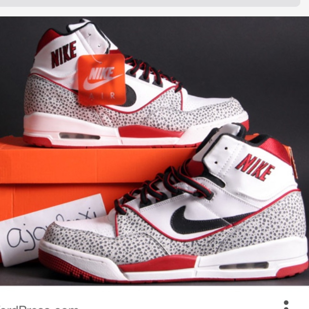 Nike Air Assault High Red Black White 10.5M