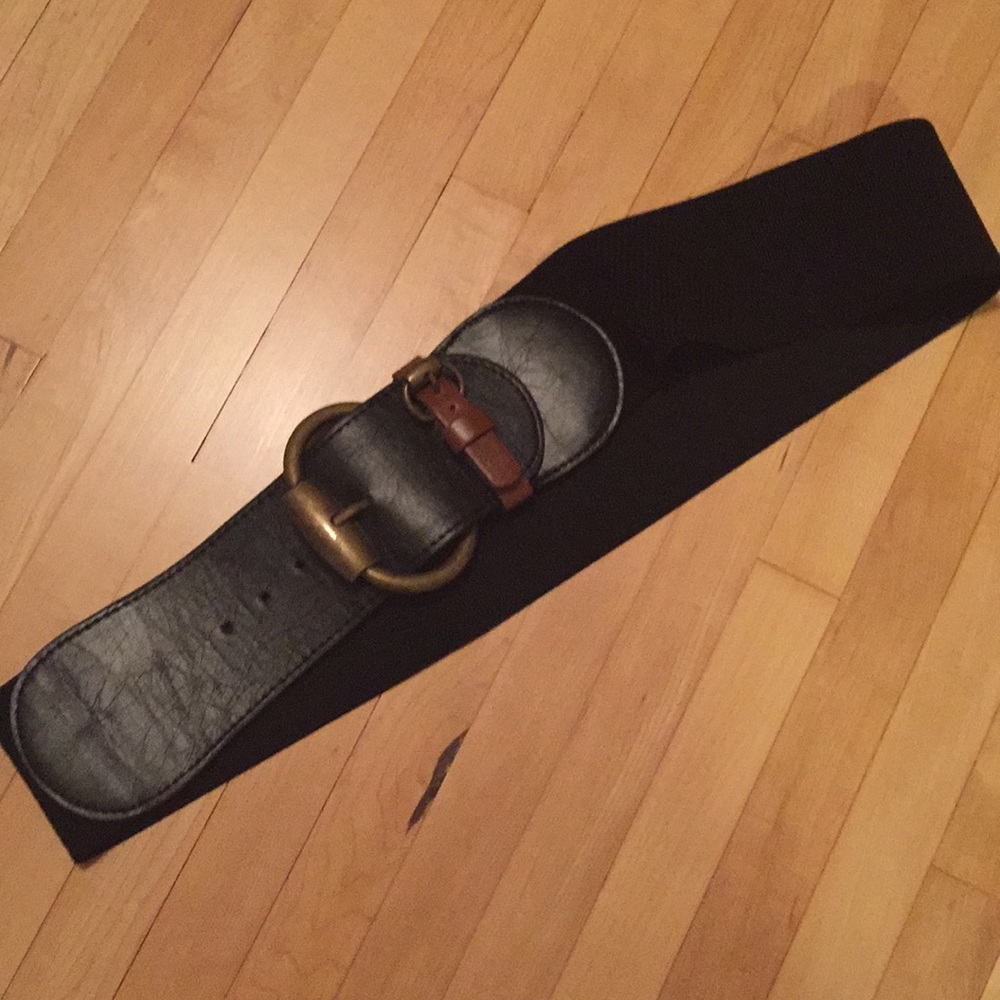 Wide elastic belt