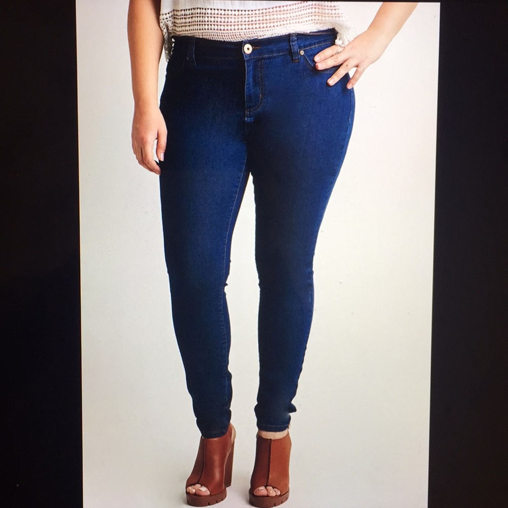 ‼️Forever 21 Plus Jeans