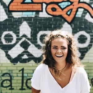 Meet your Posher, Ansley