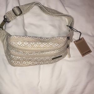 Dakine straw fanny pack