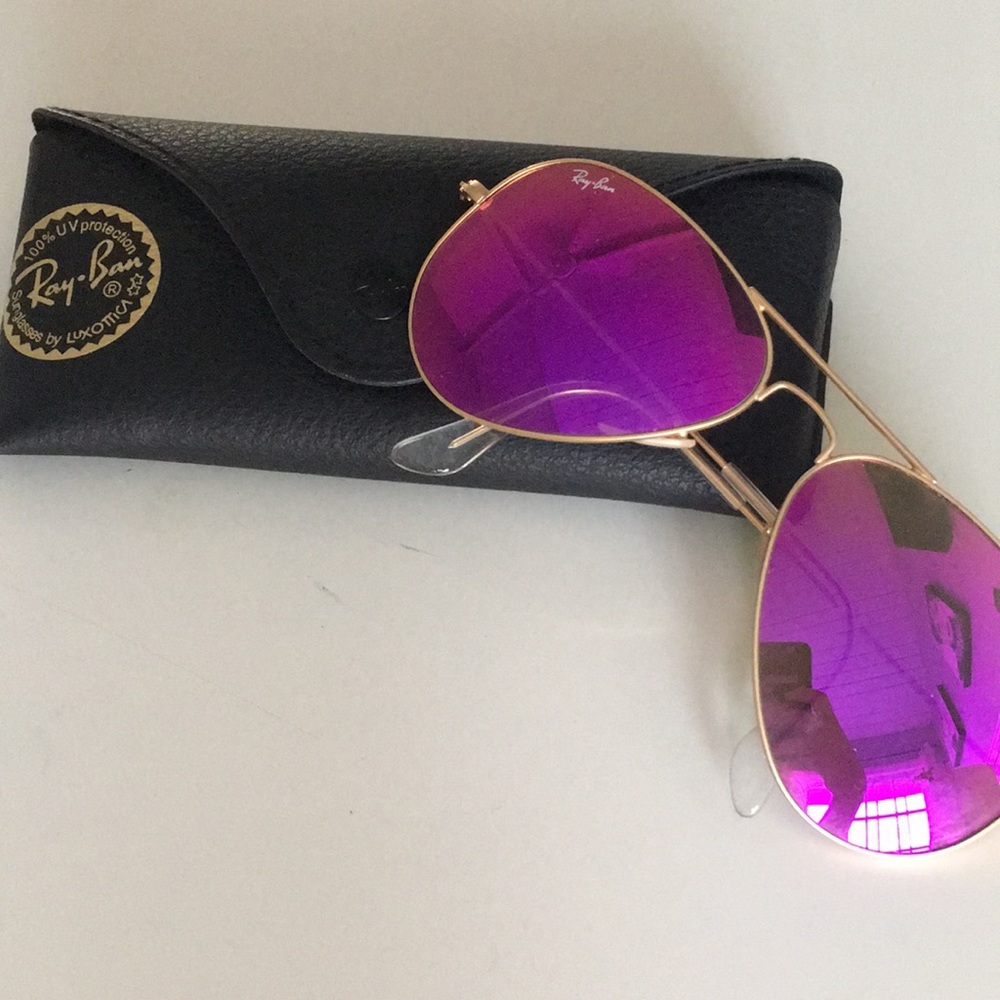 Pink reflective ray-bans