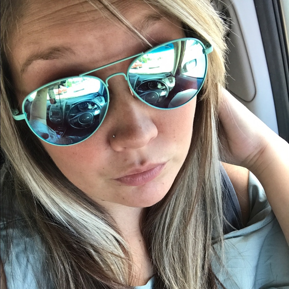 Meet your Posher, Jennifer