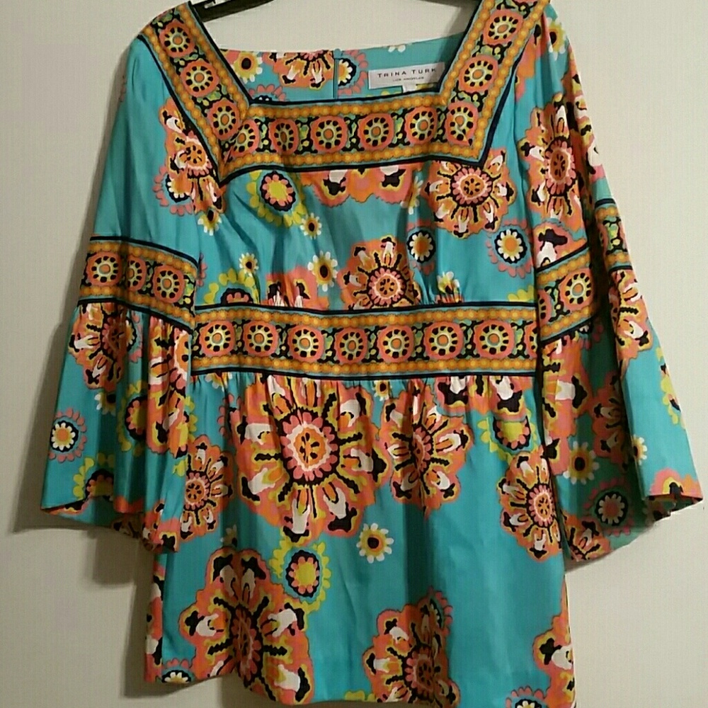 NWOT TRINA TURK BELL SLEEVE BLOUSE