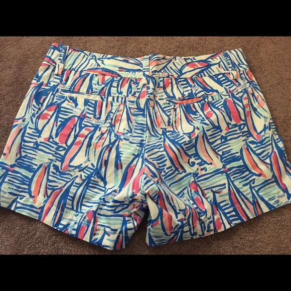 ๐SOLD๐ Lilly Pulitzer Red Right Return Shorts - Picture 2 of 3