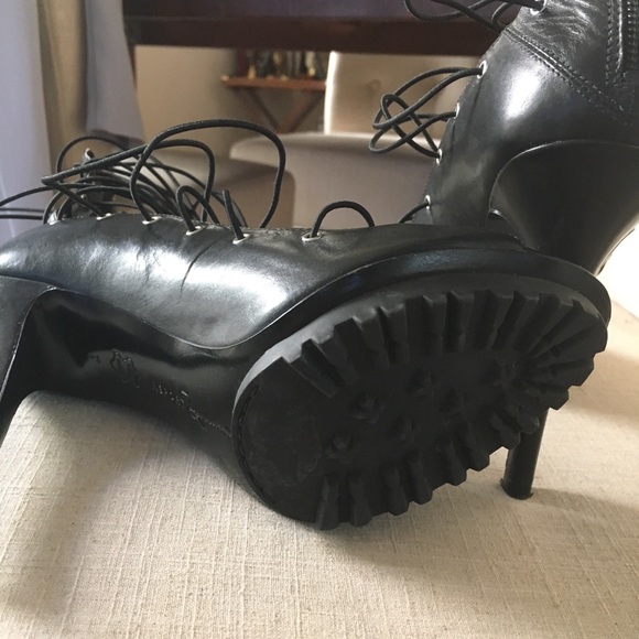 Black high heeled gladiator sandal , zips up - Picture 4 of 7