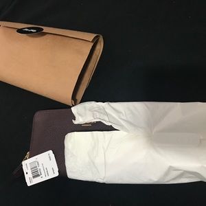 Coach Leather Zip Wallet 👝