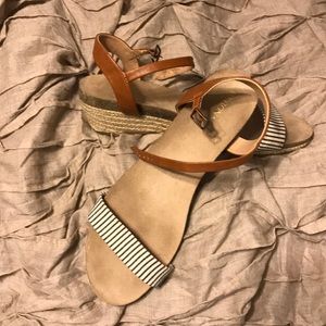 Merona Sandal Wedges Size 10