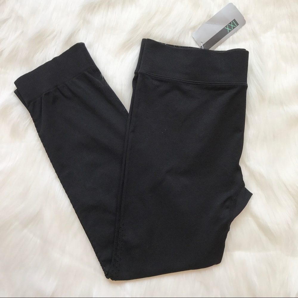 Black active legging capris