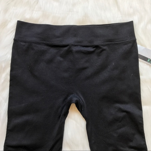 Black active legging capris - Picture 3 of 5