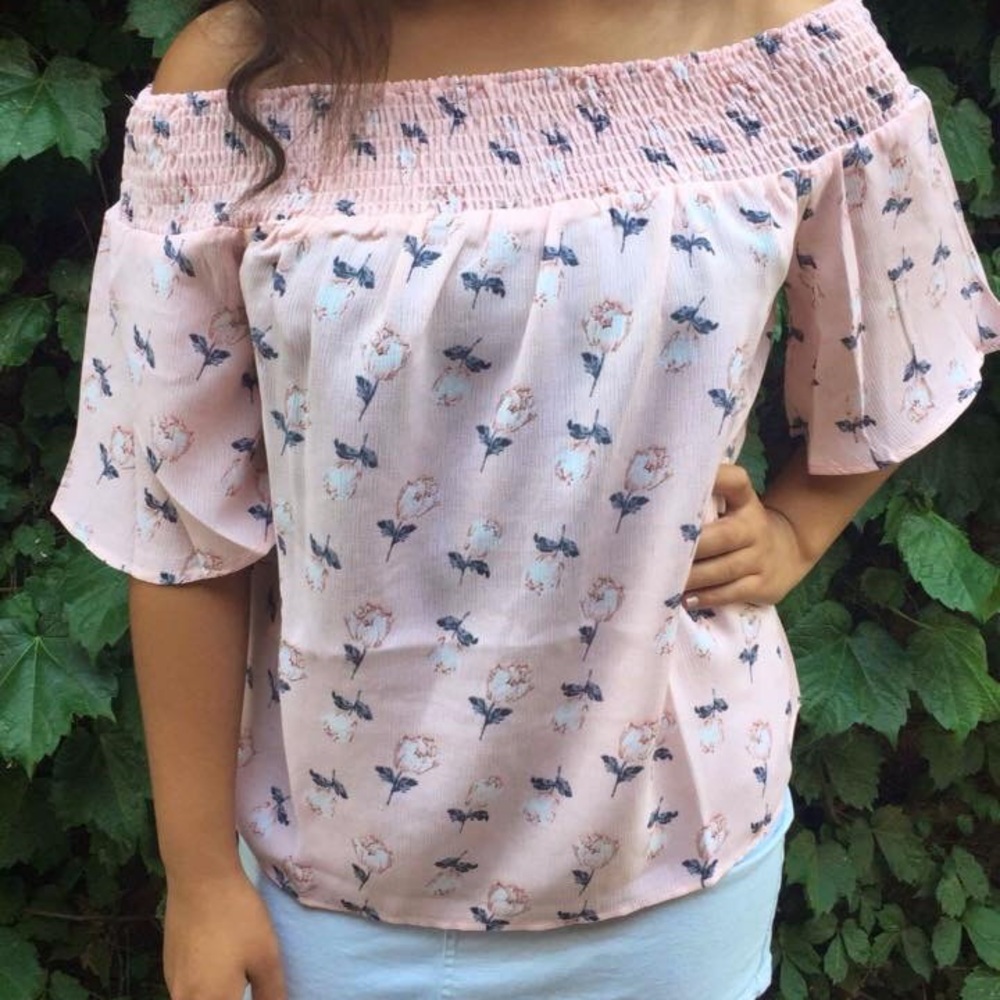 Off the Shoulders Top!