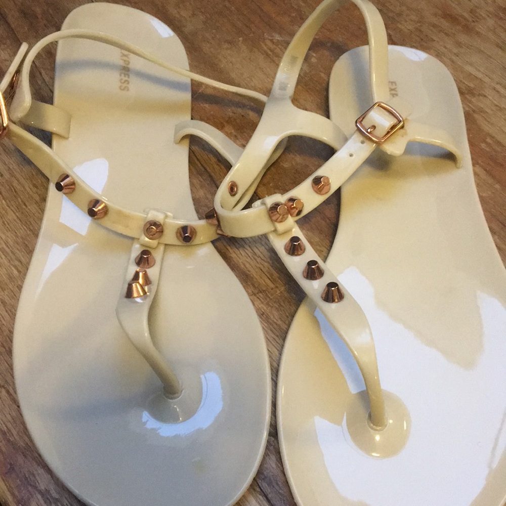 EXPRESS SANDLE