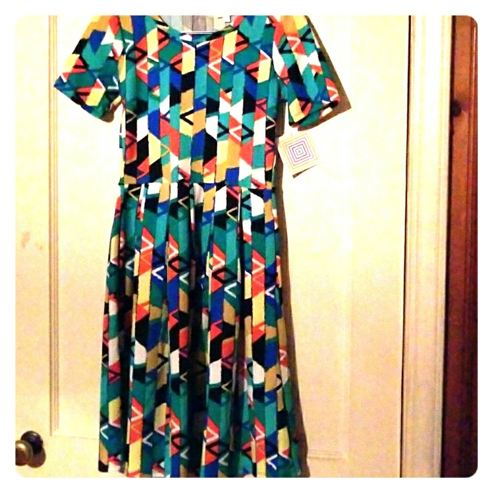 NWT LuLaRoe Amelia multi-color print XS