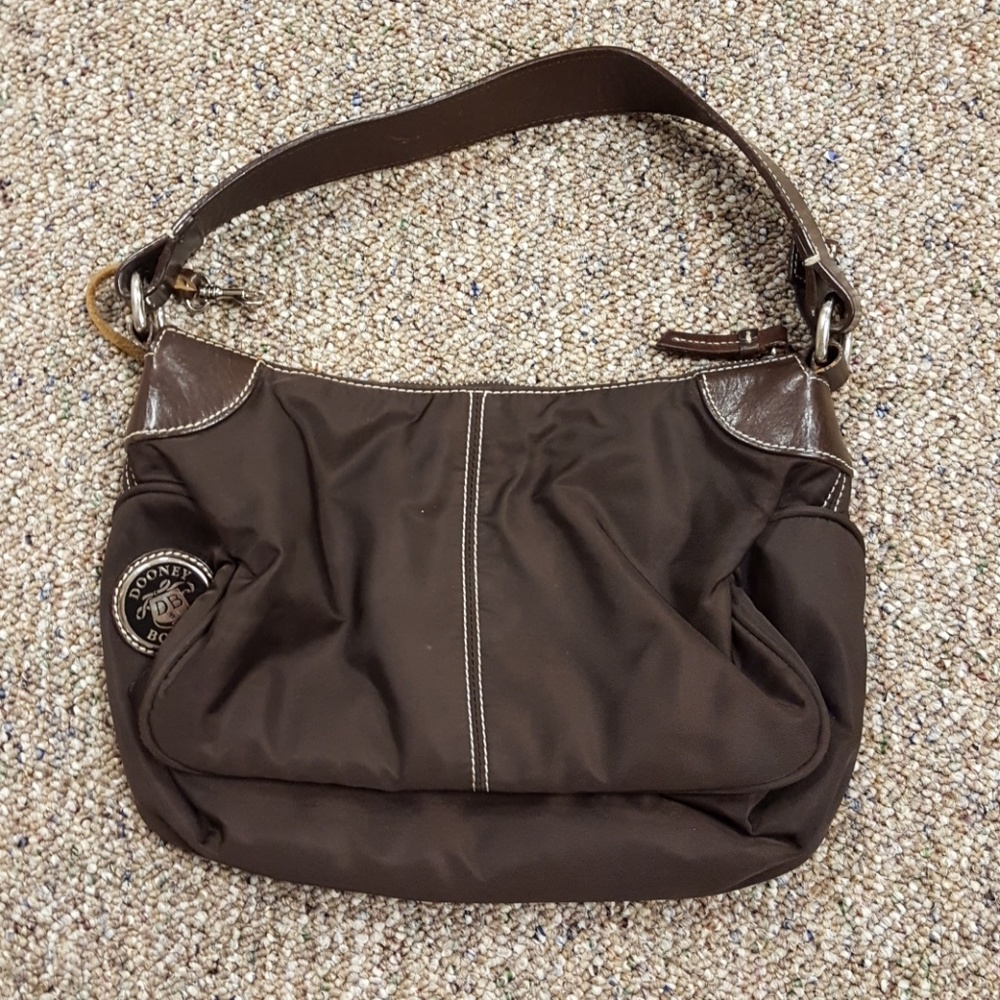 Nice Dooney n Bourke shoulder bag.