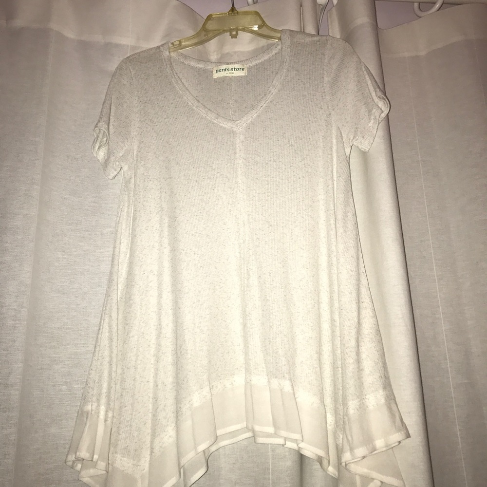 White short sleeve top