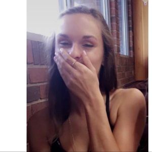 Meet your Posher, Alexis