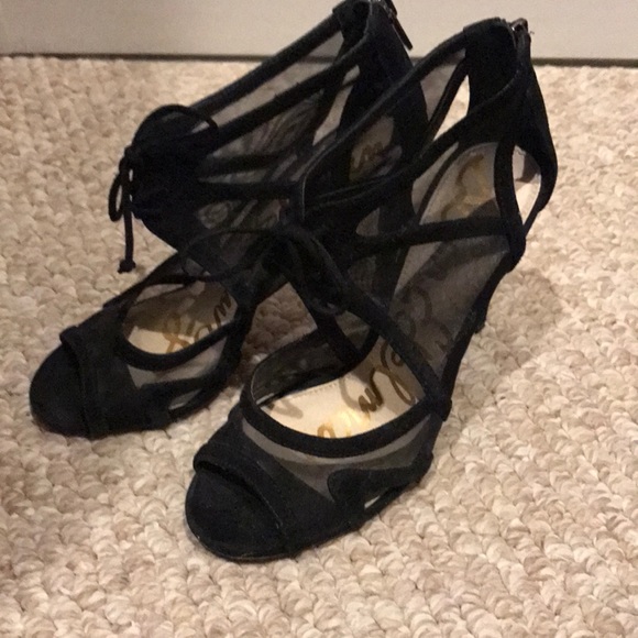 Heels - Picture 2 of 4