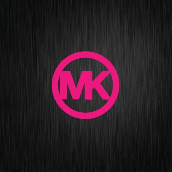 LUXURY 4 LESS - Picture 3 of 8