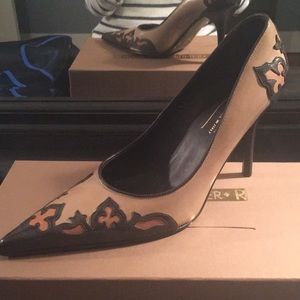 Donald Pliner never worn shoes!