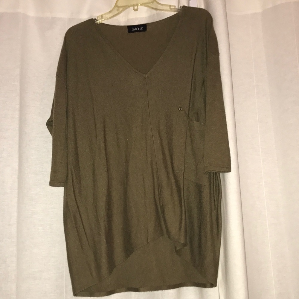 Short sleeve sweater top