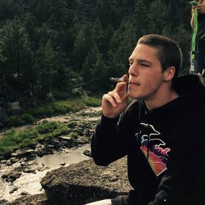 Meet your Posher, Devin